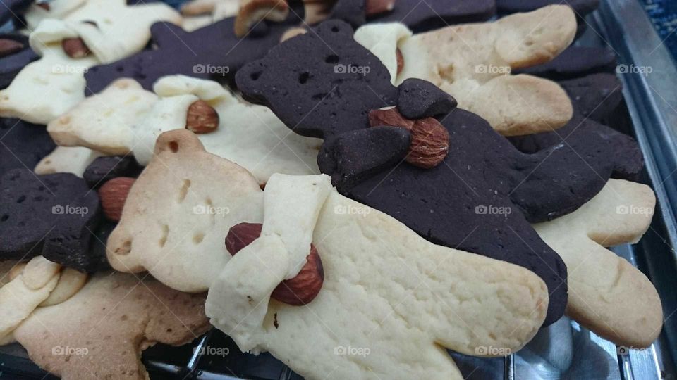 b/w bear 🐻 cookies homemade