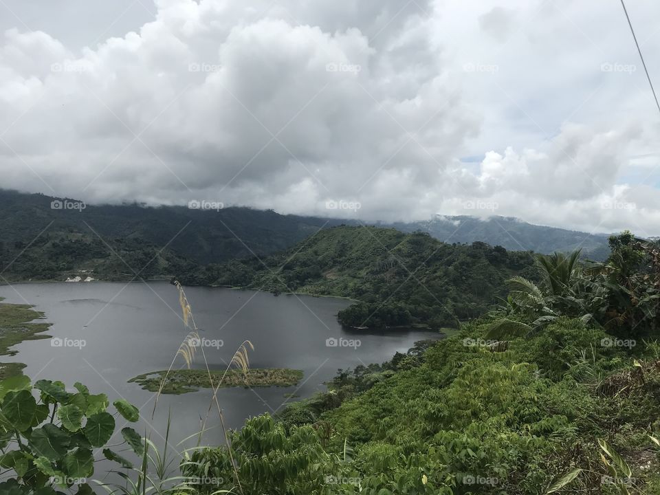 A peek on the calm Lake Leonard!