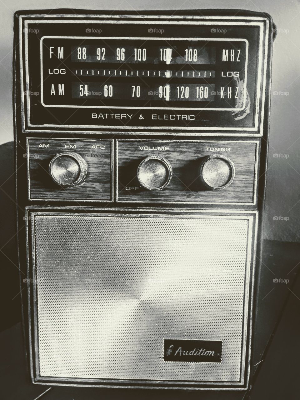vintage am/fm radio