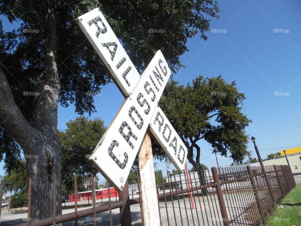 Texas railroad sign. This is a picture of a railroad sign. 👣 🚶 🏃 🔥 💨