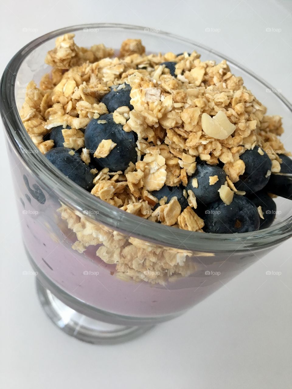 Yogurt Parfait with Blueberries 