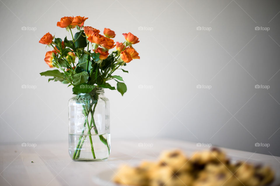 Flowers and cookies 
