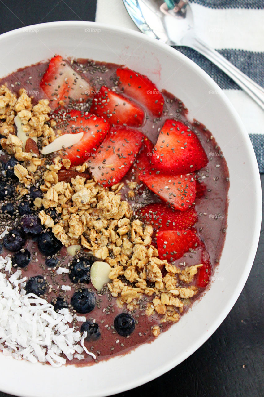 Smoothie with strawberry and oat meal