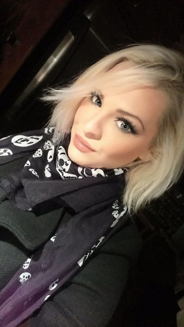 blonde babe