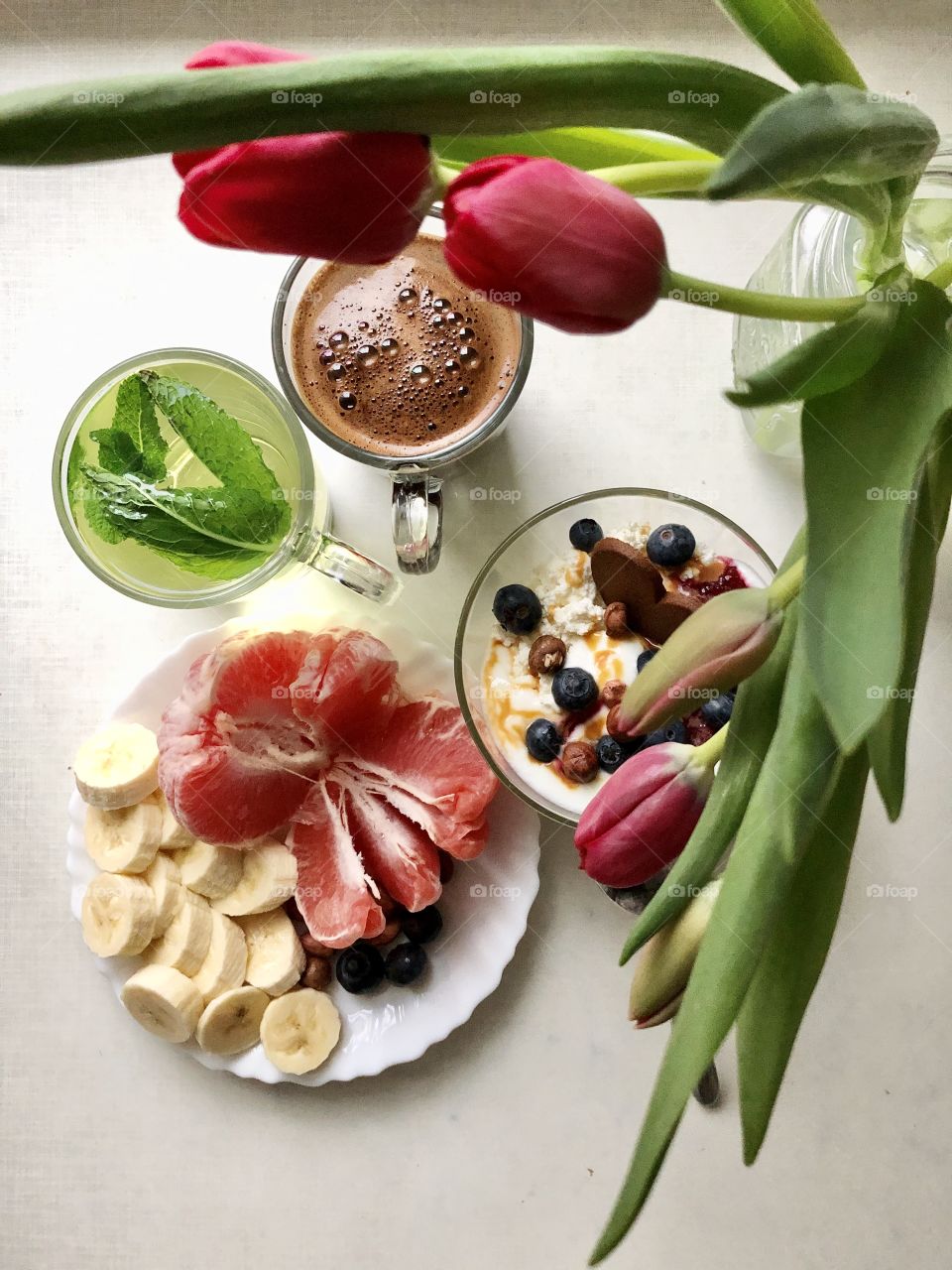 breakfast in the tulip shade 