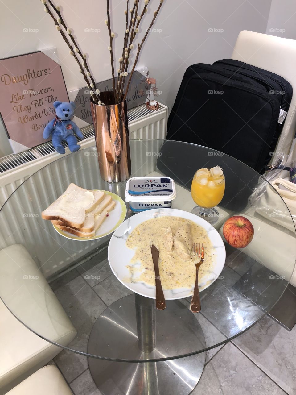 Chicken Breast Cream with buttered slice bread meal