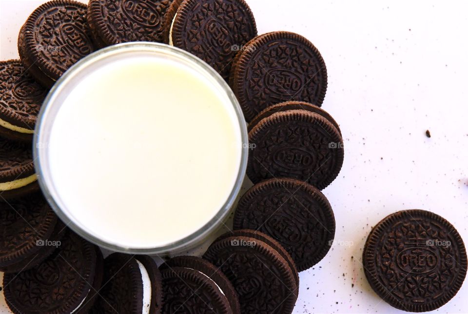 Oreo cookies with milk