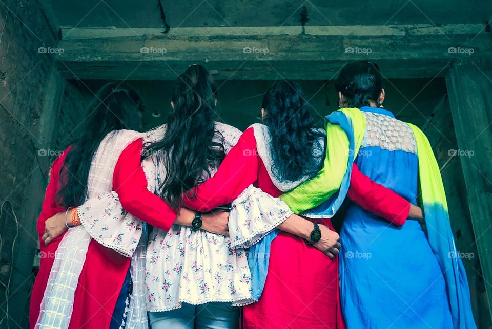 four sisters happy picture