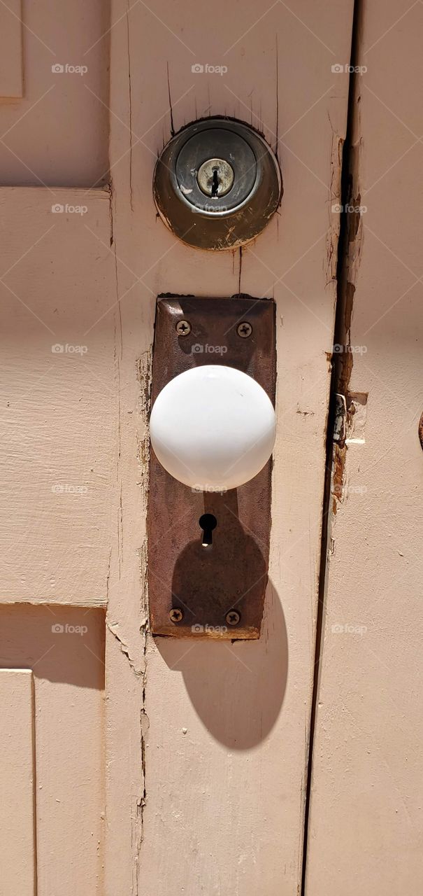 shadow door knob