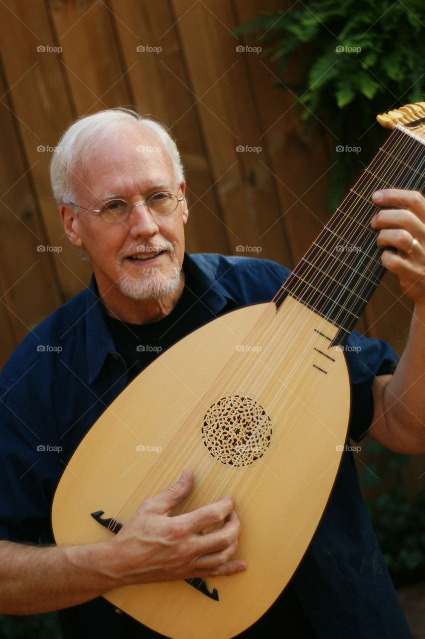 Lute player