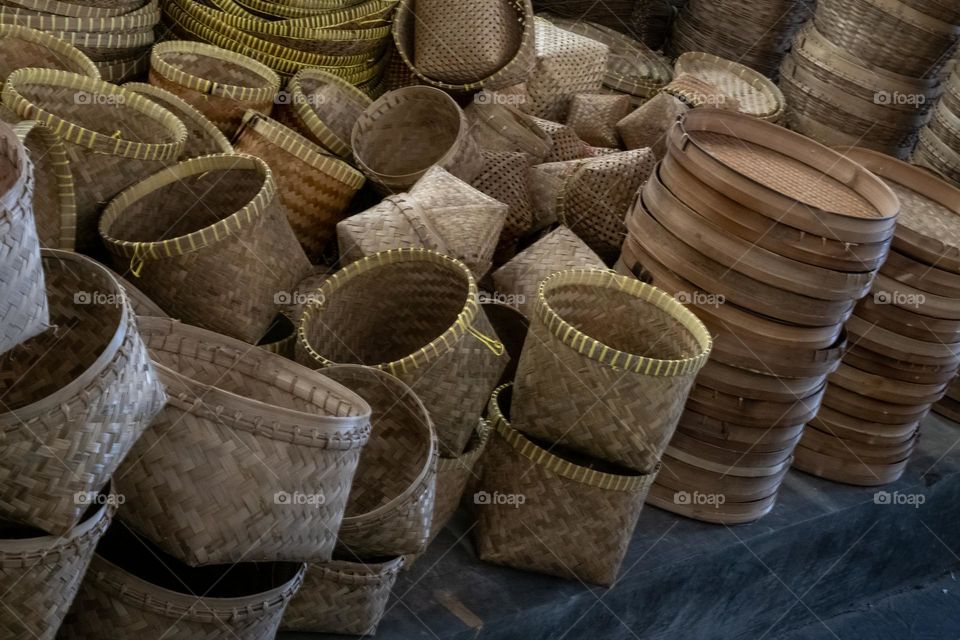 various kinds of pottery products