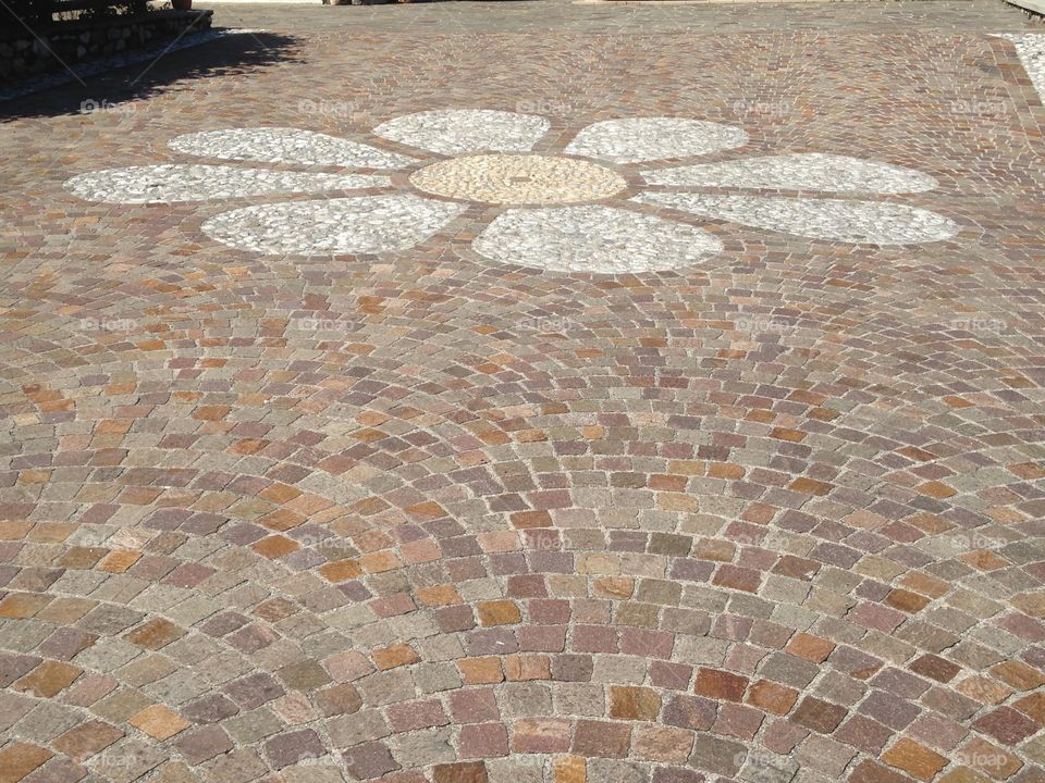 Floor design on stone pavement