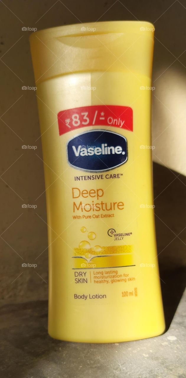 vaseline moisturizer