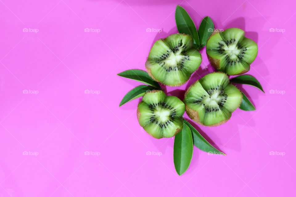 Flowers made of kiwi fruits 