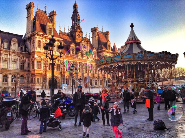 Paris preparing for Christmas 
