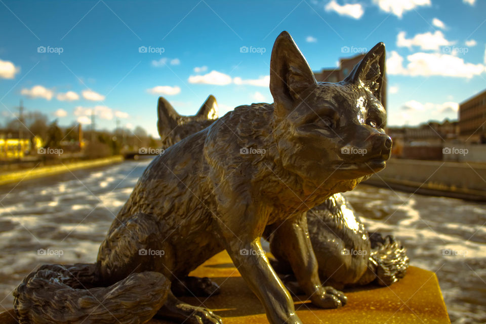 Monument of Two foxes on the bridge over the fox river st.charles Illinois