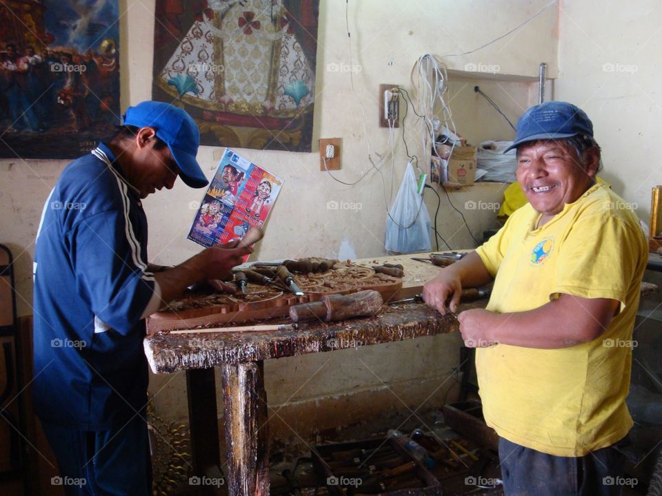 Peruvian wood workers 