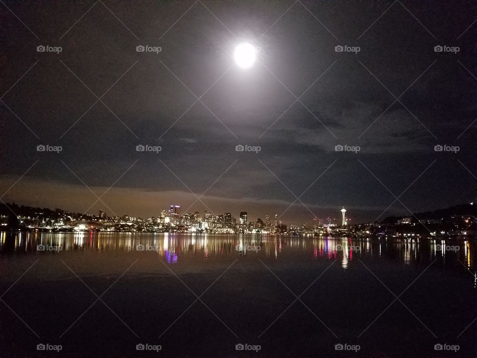 moon over Seattle from across Lake Union in Gasworks Park 5/21/2016