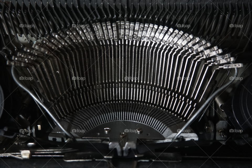 type writter in black and white