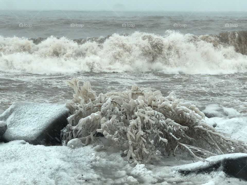 The incredible power of Lake Superior during a late April storm, Duluth MN