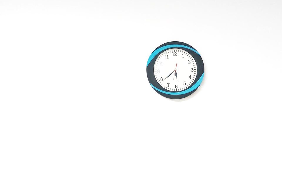 wihte back with clock!