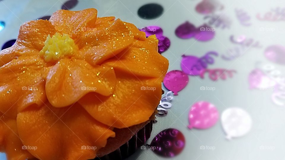 sparkly cupcake at a party
