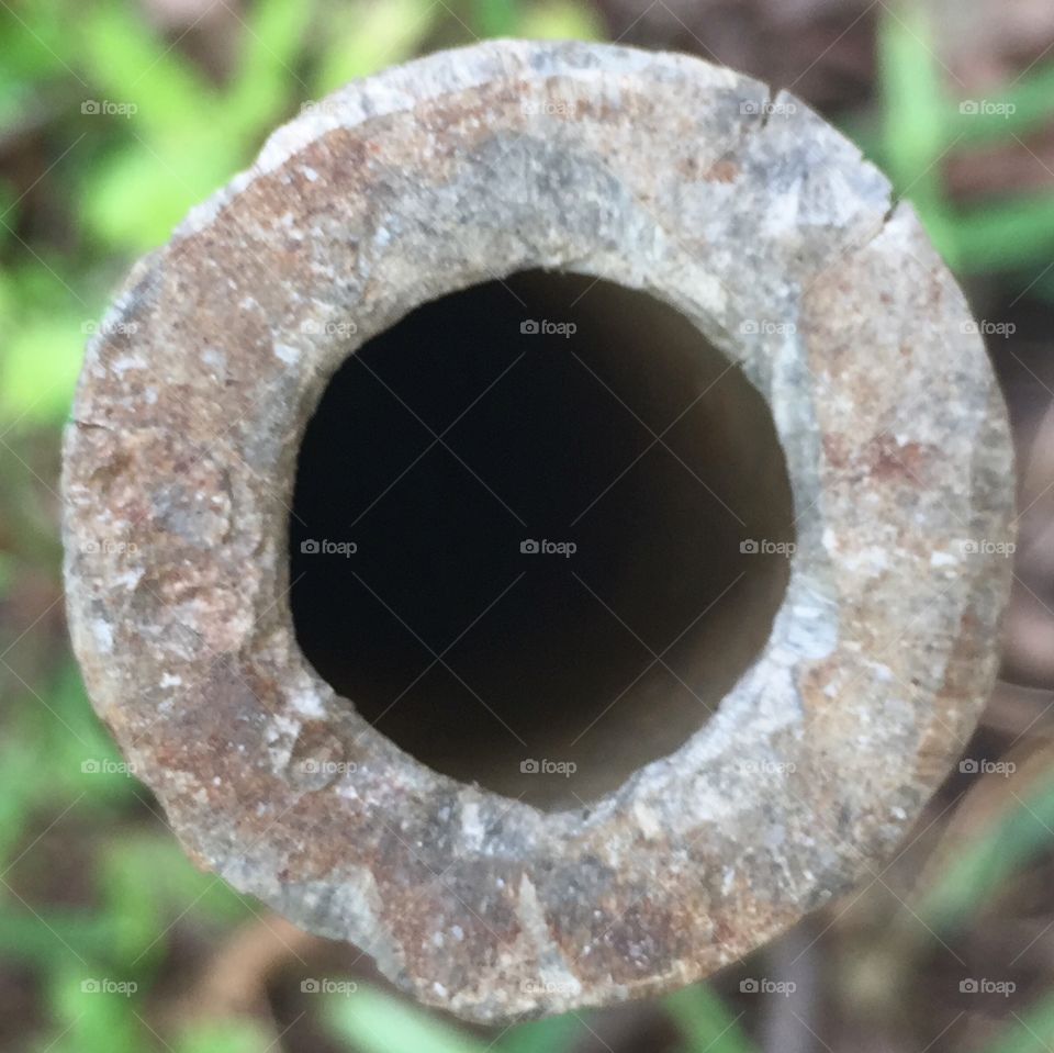 Round metal pipe 