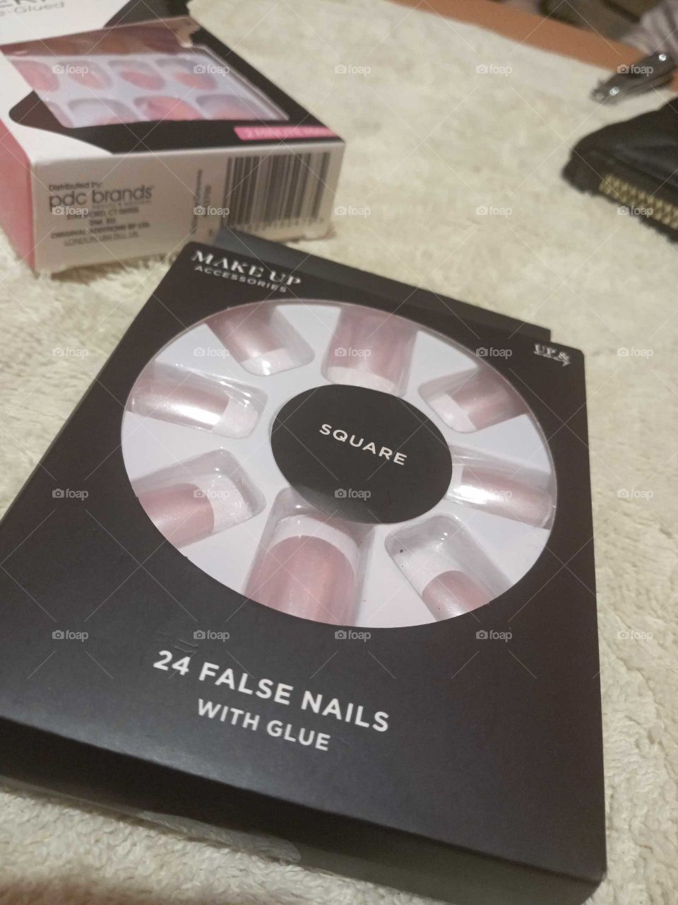 false nails