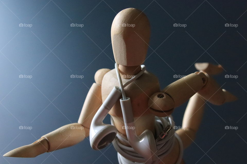 With headphones you run better