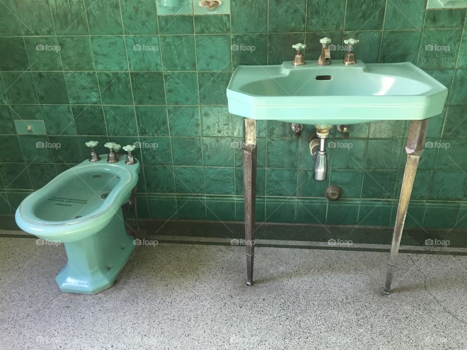 Green bathroom 
