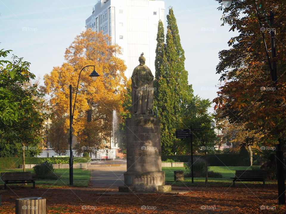 Statue in a park in Southampton in autumn