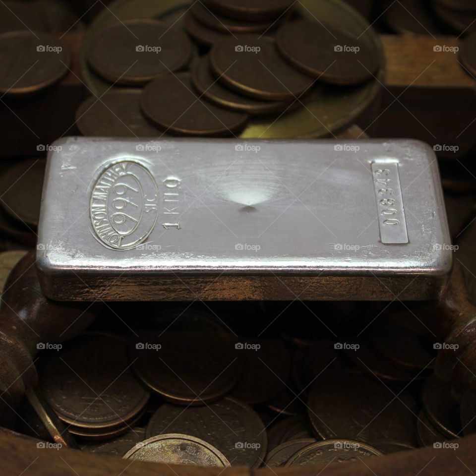 1 kilo pure silver. Pirate treasure. 999 925.