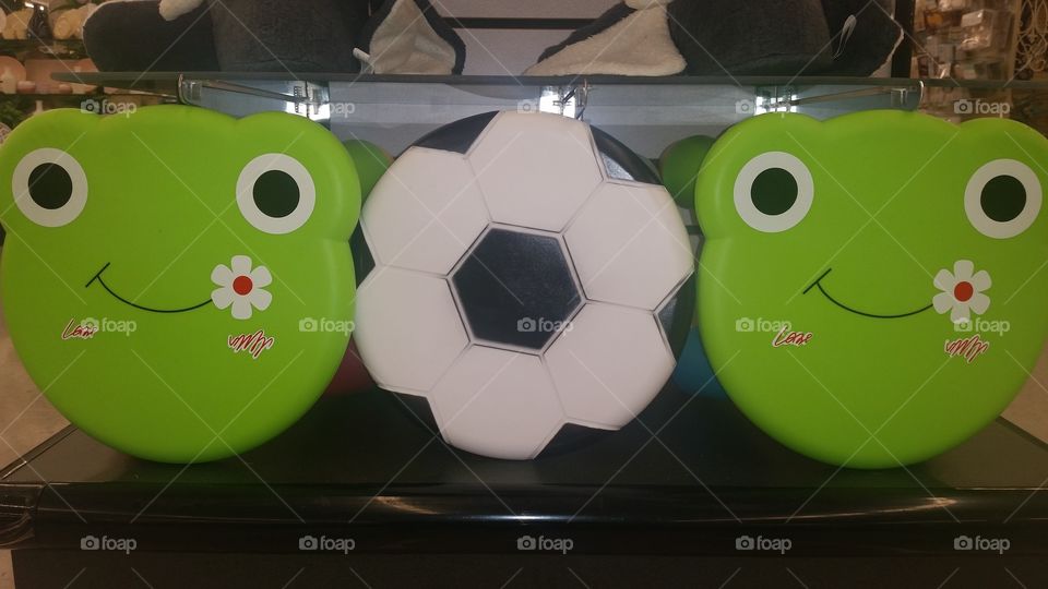 frog's and soccer chair's display