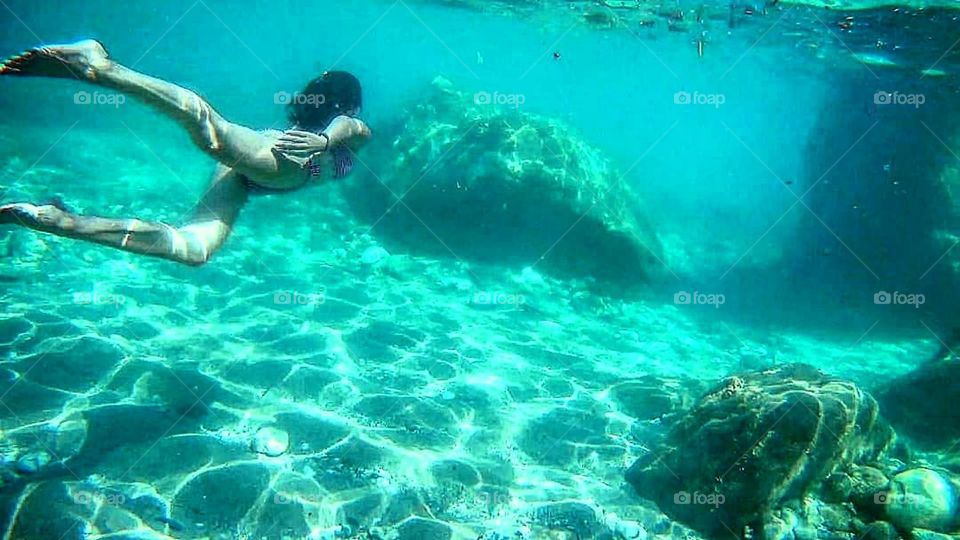 Swimming under the greek sea