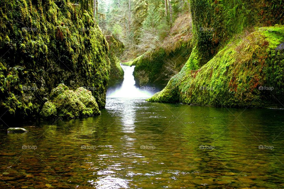 devils punchbowl falls