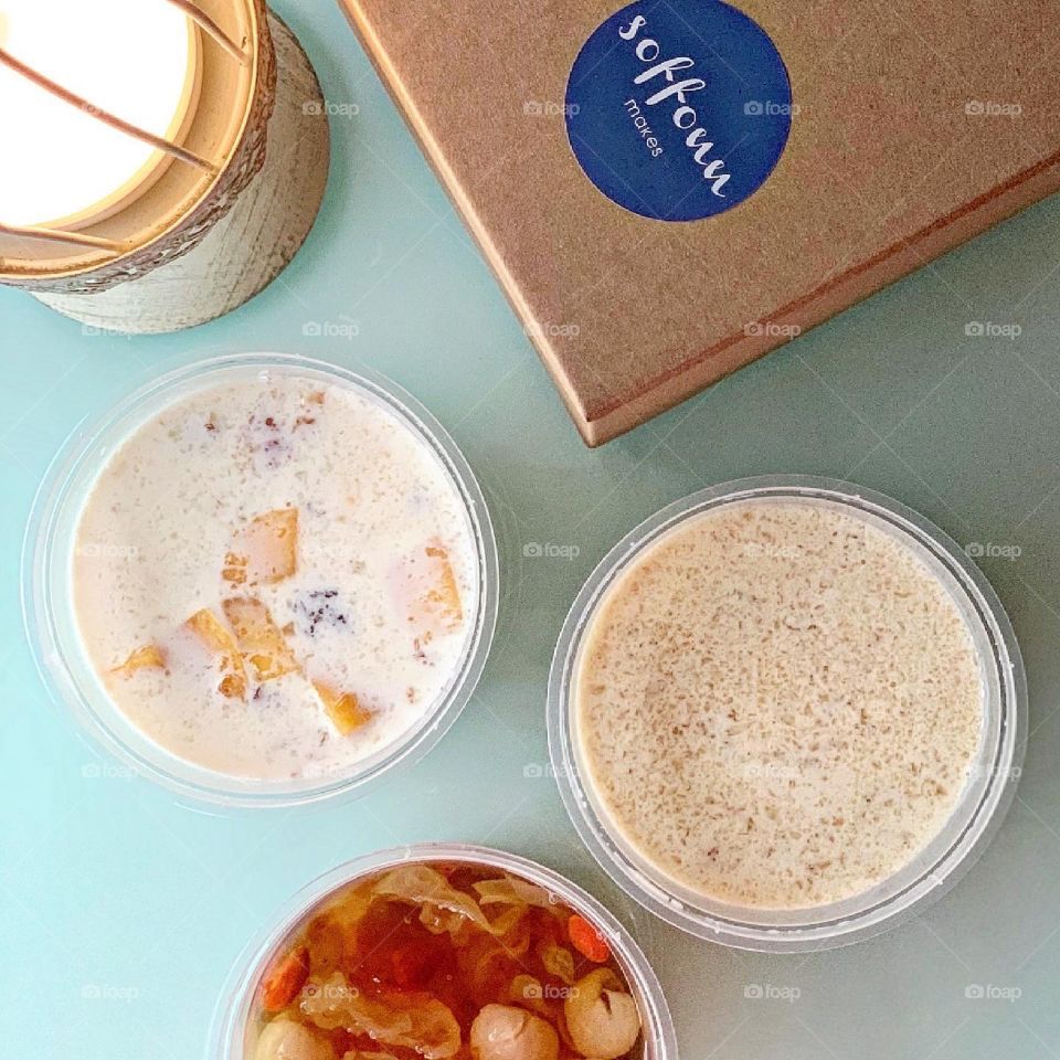 Peach gums in 3 different flavours that is rich In collagen : honey mango in fresh milk, gula melaka in soy milk and Classic with wolf berries, snow fungus and longan