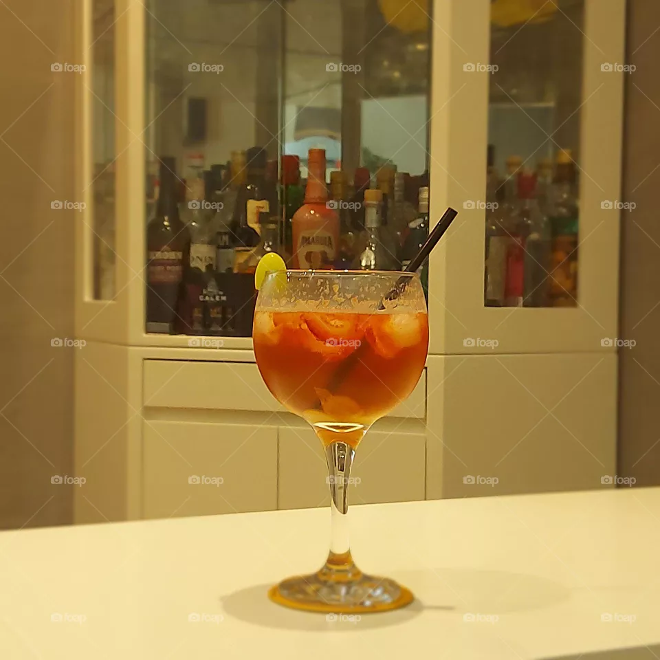 gin tonic drink
