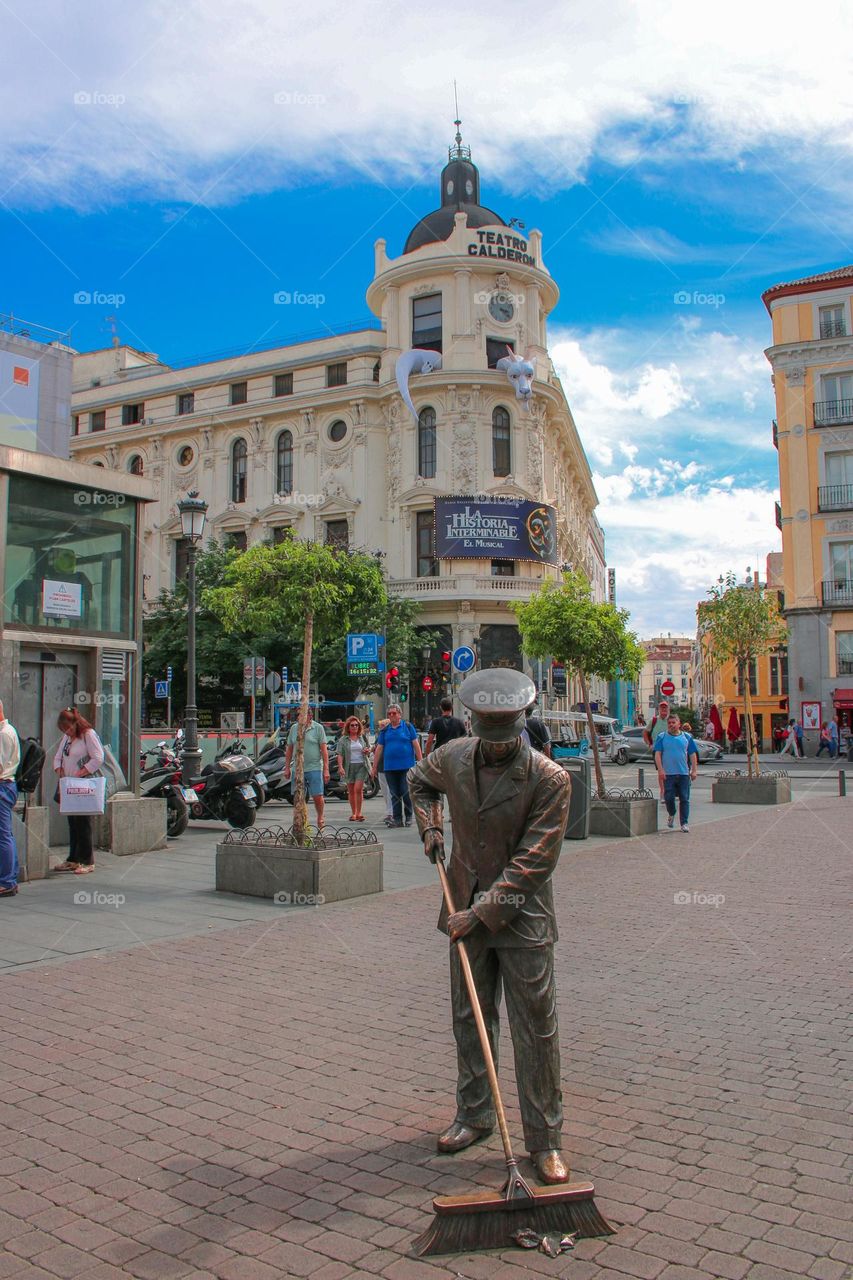 Madrid is the vibrant blend of history and modernity. The city's stunning architecture, bustling markets, rich cultural heritage, and lively street life create an electrifying atmosphere that never fails t