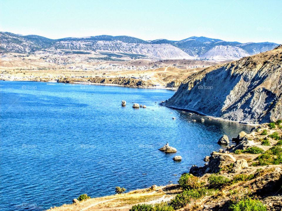 mountains and sea