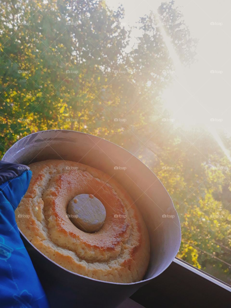 Bolo na forma redonda.