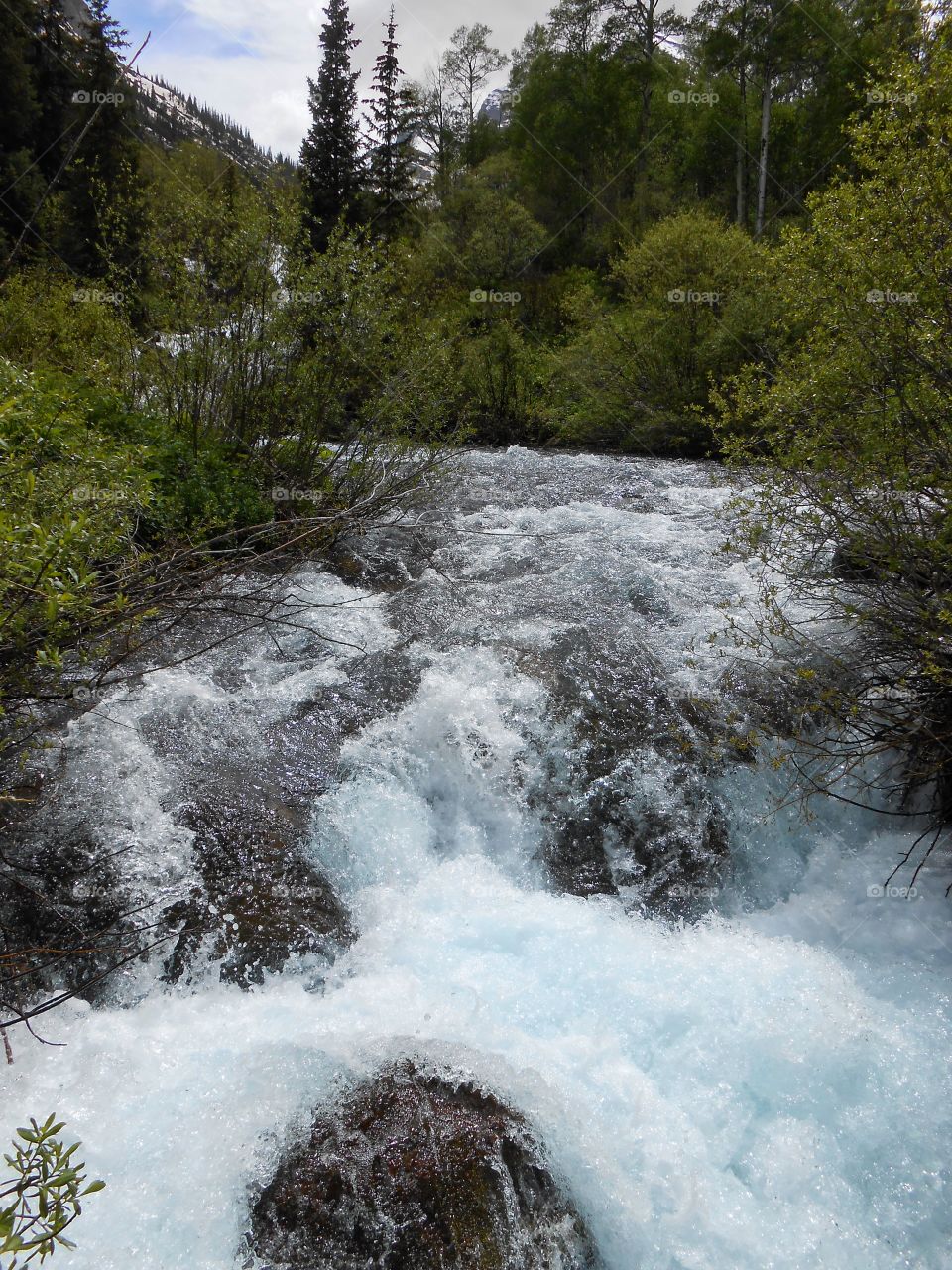Roaring waters of Maroon Creek