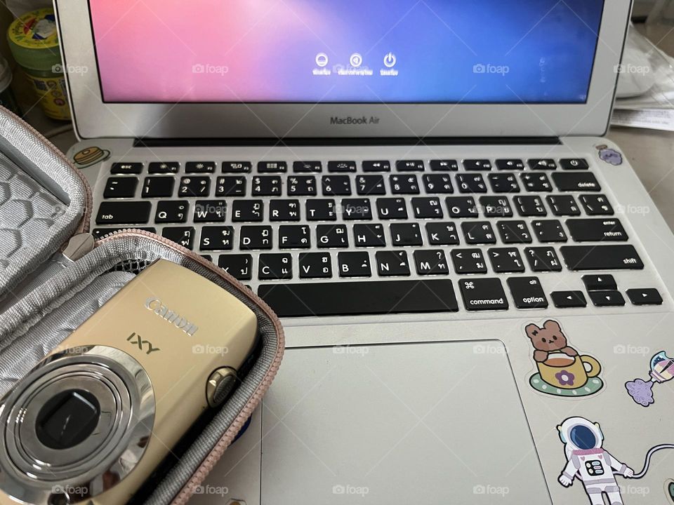 🖥️🎨📚A Desk Where You Work, Learn , or Create.