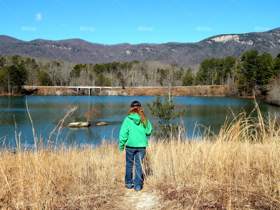 scenic stroll around pond at Table rock state park information center, South Carolina