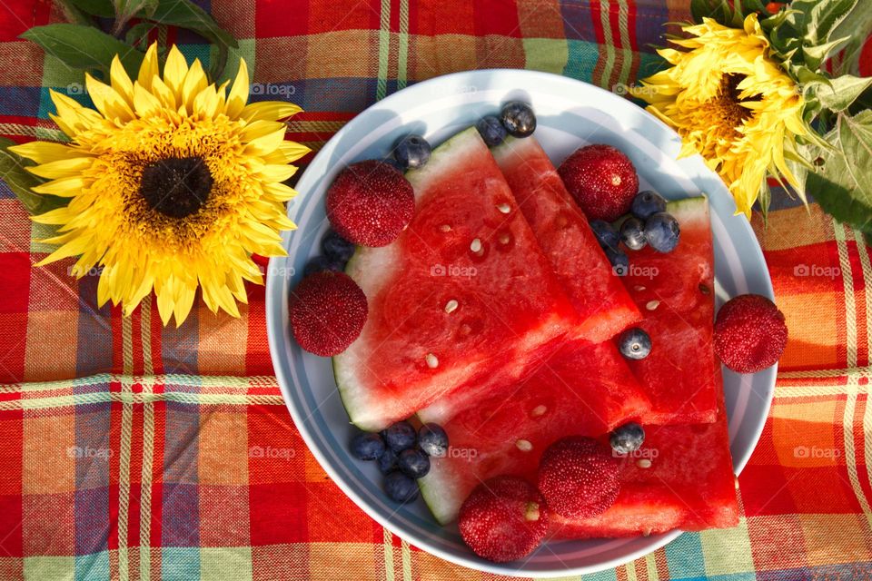 Picknick with summer fruits 🍉