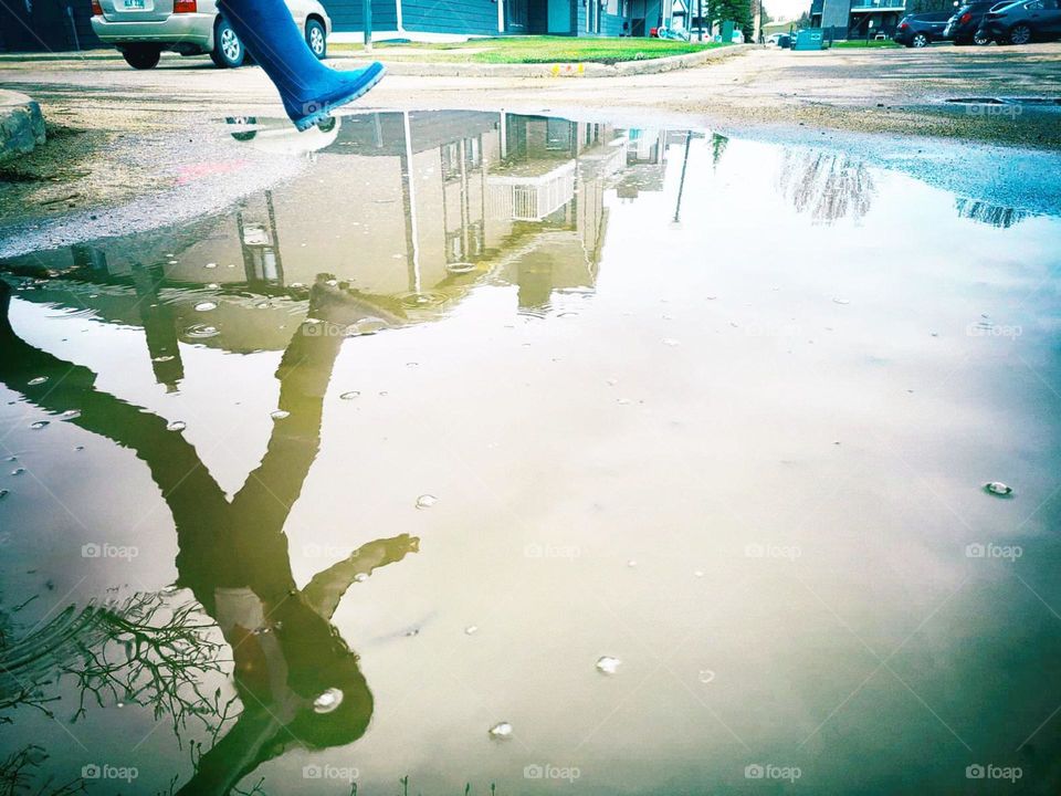 a flying step to water