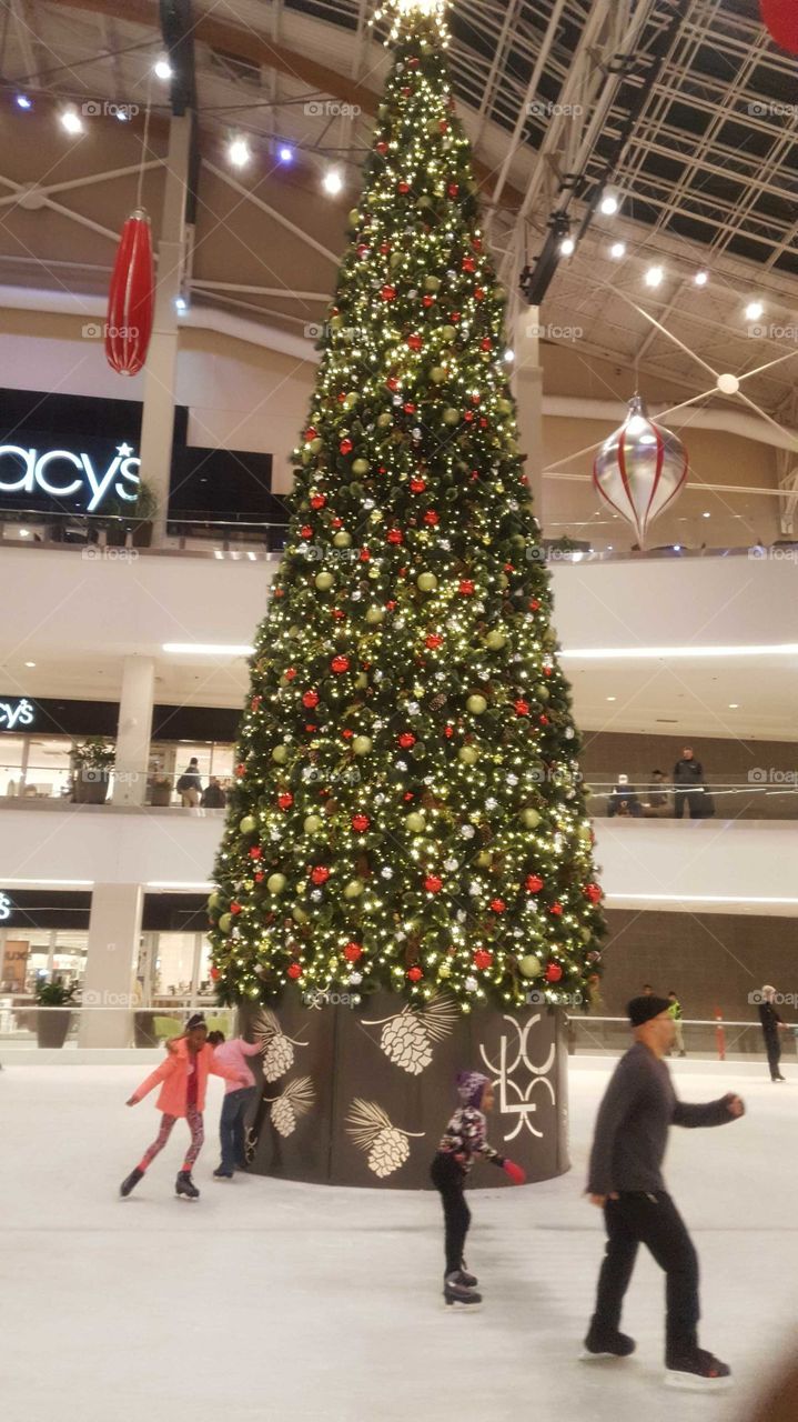 A gorgeous Christmas tree at mall.