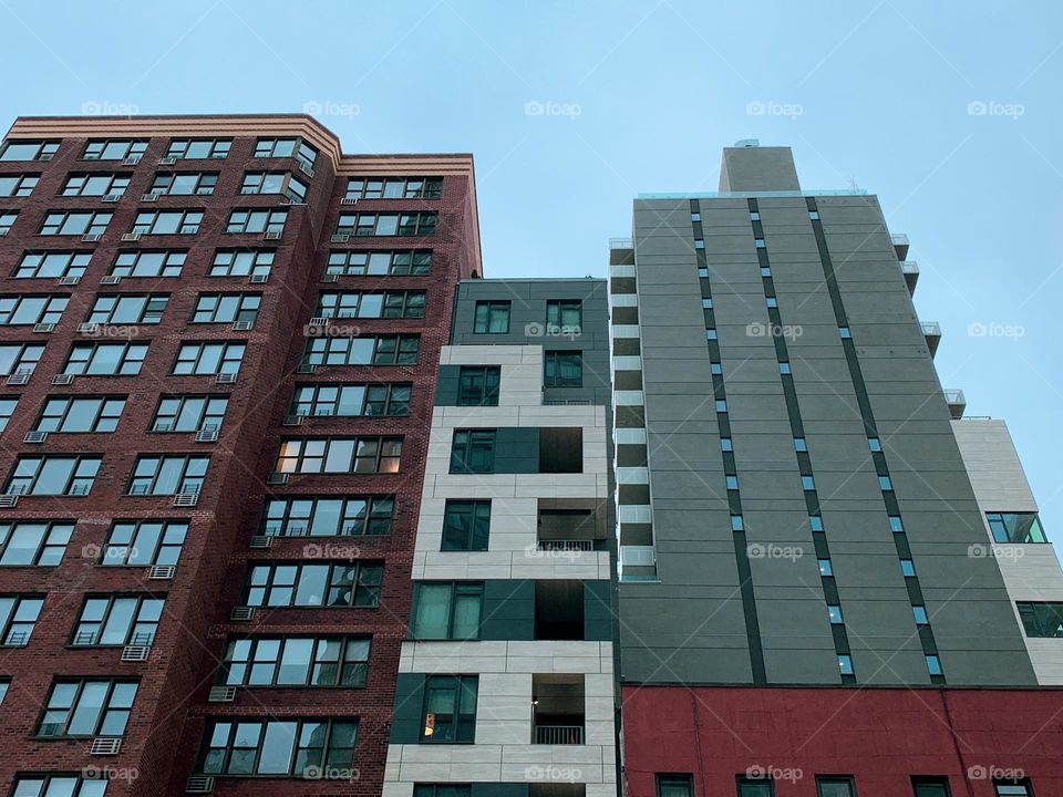 Different colors of the buildings 