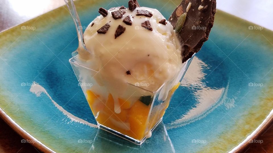 Mango ice cream and chocolate