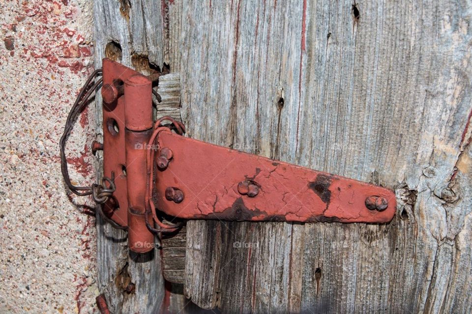 Old Red Hinge on a abandoned barn ..