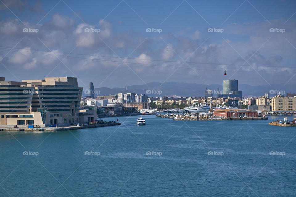 Barcelona vista desde el puerto